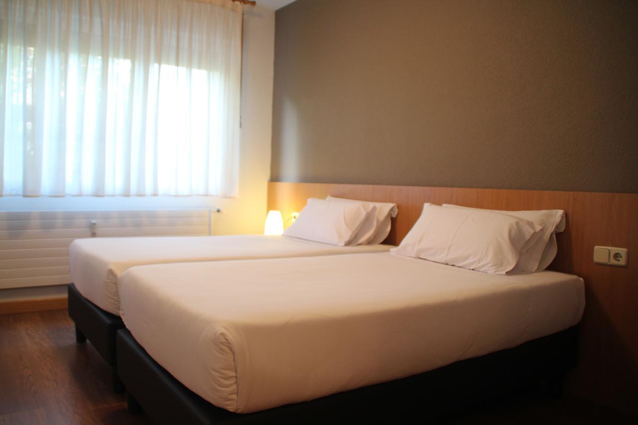 פמפלונה Hostal Abodi מראה חיצוני תמונה