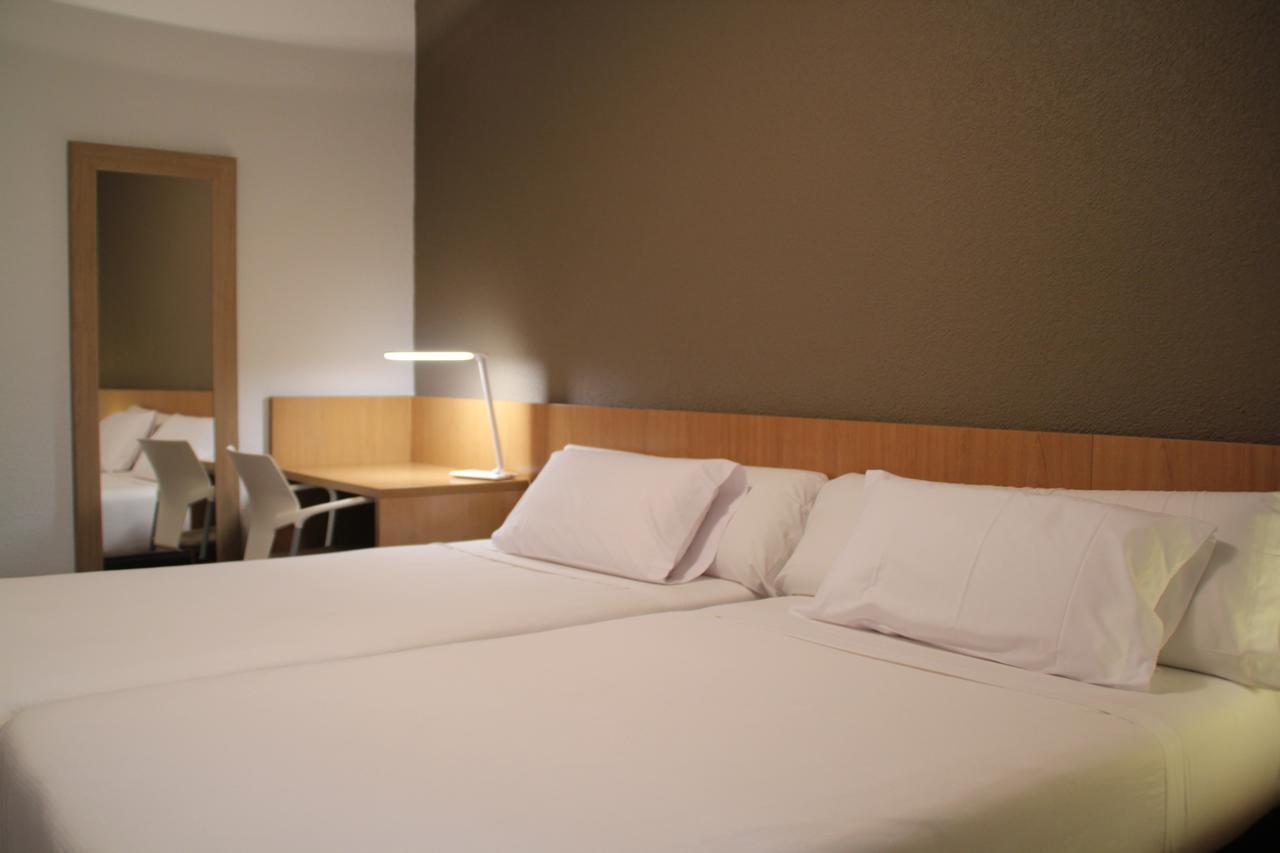 פמפלונה Hostal Abodi מראה חיצוני תמונה
