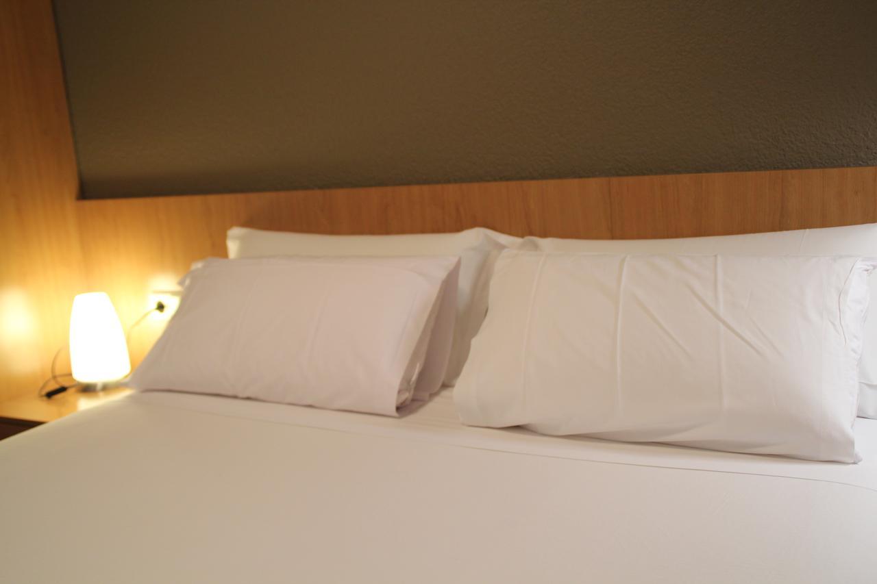 פמפלונה Hostal Abodi מראה חיצוני תמונה